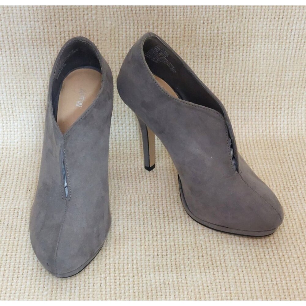 Apt. 9 Gray Faux Suede High Heel Slip On Shoes Booties Size 6M 4" Heel Winter
